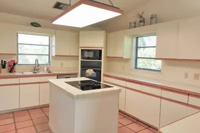 Image de Sombrero Beach Neighborhood - Deep Water Dockage - Spacious 3 Bedroom!