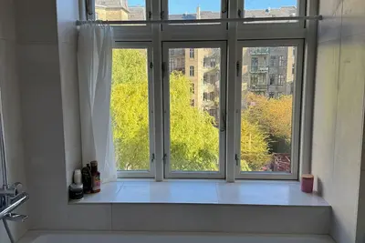 Central apartment with bathtub & balcony