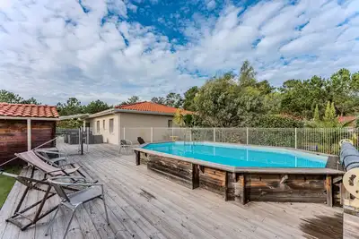 Image de Maison de vacances au coeur du bassin avec piscine