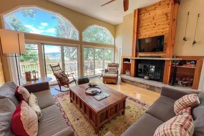 Image de New Listing! EagleVail Escape | Stunning Views & Deck | Bbq Grill