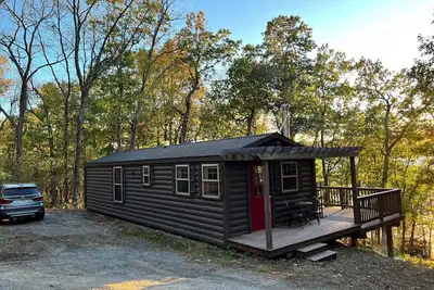 Image de Cliff’s Edge Cottage Lakeview - Tranquil 2 Acre Escape Overlooking Seneca Lake