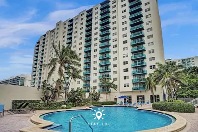 Image de Modern Hollywood Beach Escape - City Views