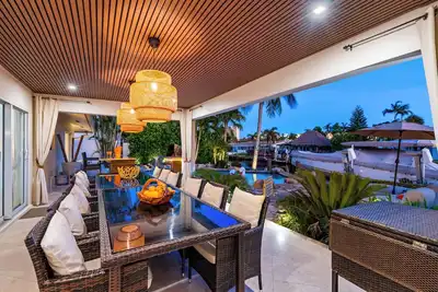 Image de Waters Edge Luxury - Walk or bike to the Beach