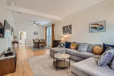 Image de Mod Downtown Perfection, 3bd w/ Patio, Fast Wifi