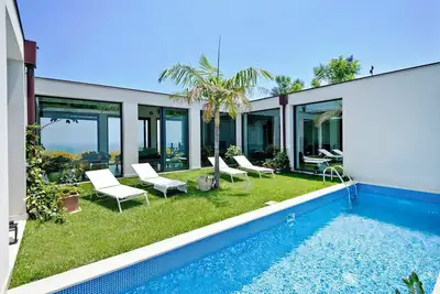 Image de Camelia - Trois Chambres Villa, Couchages 6