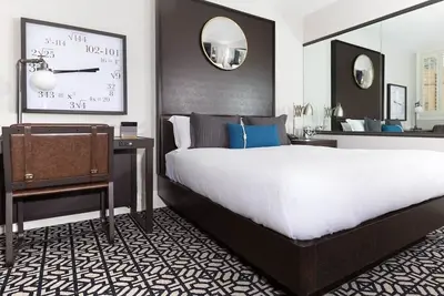 Image de Elegant Waterfront Hotel Rooms | 3 Units | Harbor Court San Francisco