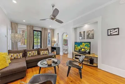 Image de Historic Myers Park 2br · First Floor · Private Porch near Uptown