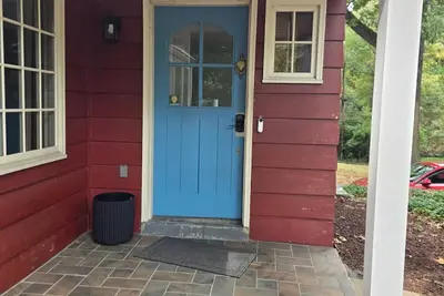 Image de Location, Location, Location! Minutes to downtown and everything Pittsburgh!