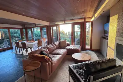 Image de Stunning  4-bedroom house in Normandy Park with Ac