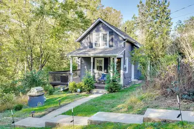 Image de Little Woodland Home: Hidden Gem By Dtwn Bethlehem