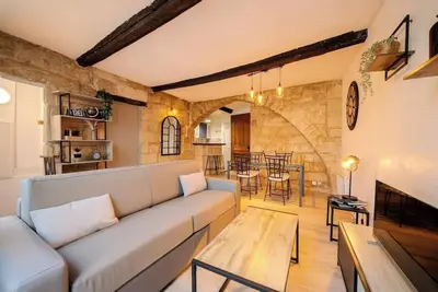 Image de L'Écucentre avec Parking - Quartier Historique