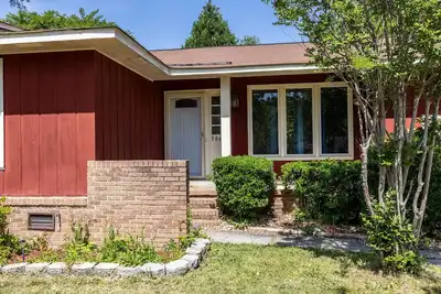 Image de Great home minutes from Fort Jackson