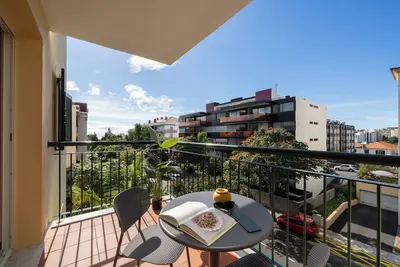 Image de Appartement moderne avec balcon - Madalenas Iii