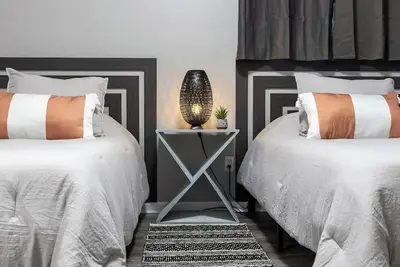 Image de Modern Oasis, 20 minutes from Downtown