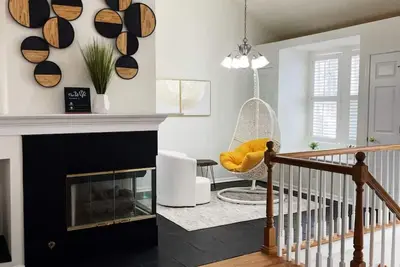 Image de Bright Home in Family Friendly Neighborhood