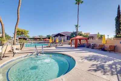 Image de 5 Mi to Surprise Stadium: Arizona Snowbird Getaway