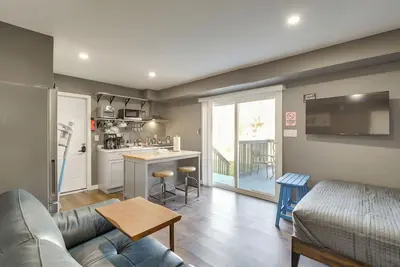 Image de Near Hospitals + Metro Access: Studio in Cheverly