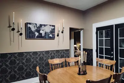 Image de Stag & Sparrow- old-world Victorian