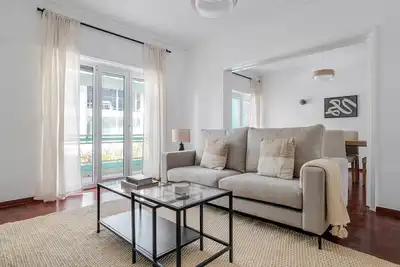 Image de Blueground | Arroios, balcony, nr Praça do Rossio