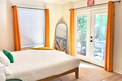 Image de Tropical Cottage in Historic St. Augustine