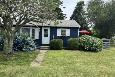 Image de Cozy Beach Cottage-Enjoy access to sandy beaches, local seafood, Bi ferry&all Narragansett offerings