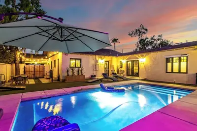 Image de “Casa Almeria” Historic Gem Minutes from Downtown Phoenix! Welcome to Willo!