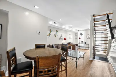 Tranquil town home central heat/Ac in charming Baltimore. Completely updated!