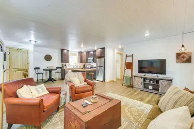 Image de Lake Days, Links & Trails! Danbury Cottage