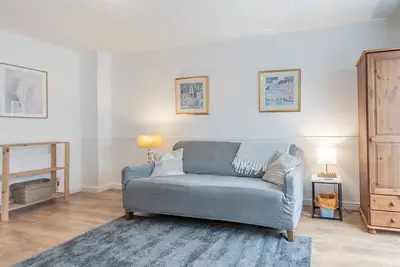 Image de Pass the Keys | Cosy home | Basildon | Ideal for contractors