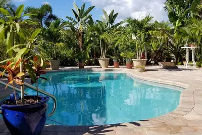 Lazy in Largo with pool, grill, & close to beach.