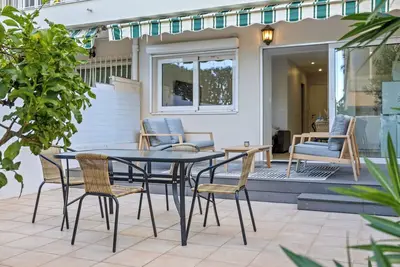 Image de Appartement 1 chambre avec terrasse à 5 minutes à pied des plages et du Suquet
