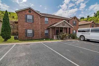 Image de Rent the Entire Building! Sleeps 32 with 4 condos! Close to the Branson Strip!