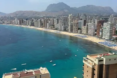 Image de Modern condo with a spacious terrace offers breathtaking view of Levante Beach