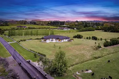 Image de Escape to Your Private 5-Acre Farm Lifestyle Paradise, 8 mins to Shops & Eatery