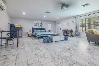 Image de The Yellow Bench at Yuma