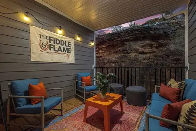 Image de Stylish Western retreat w Game Room - Dogs Ok - Great location - Pool Open