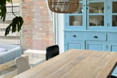 Image de Greenspot. Peace, space, near city and airport, by park, sunny garden