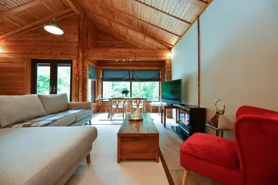 Image de Lyall Lodge -  a lodge that sleeps 6 guests  in 3 bedrooms