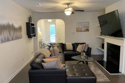 Image de 3br Family Retreat • 20 min to Downtown Atlanta • Quiet & Fully Equipped Stay