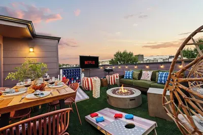 Image de \nDallas Desert Dreams ⎸Rooftop~Cinema~Fire Table~Insta Photo Ops