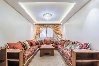 Image de Appartement calme avec WiFi, Clime, Parking, proche Marina, Stade et Souk el had