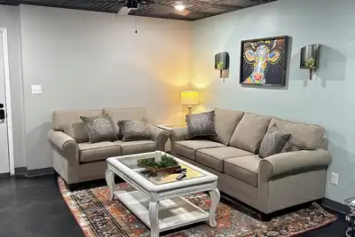 Image de Farmhouse Guest Suite on Main