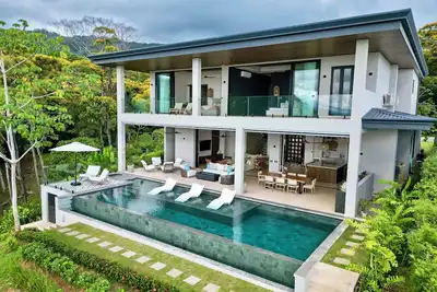 Image de Brand New 5 Bedroom Modern Tropical Villa