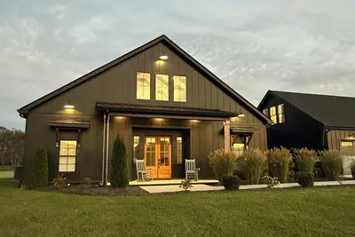 Image de Gorgeous New Modern Farmhouse 3-bedroom  in Eagleville w/ Ac, Jacuzzi & on Land