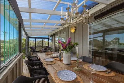 Image de Water's Edge by Waiheke Pure