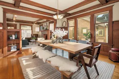 Image de Refined Wallingford Craftsman • Perfect Family Retreat near Parks, Zoo & Uw