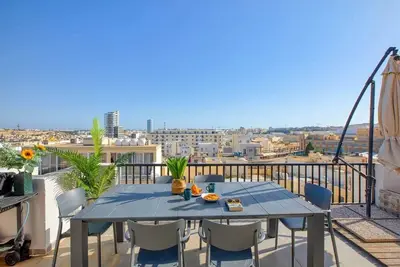 Image de City Skyline Penthouse with Large Terrace & Views