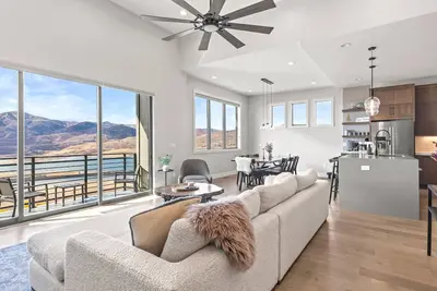 Image de Moose Mgmt-Klaim 822: Lake/Mnt. Views! Private Hot Tub, Grill, King Beds