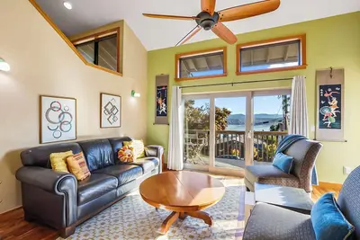 Image de Lake Wa View Home. 3 levels