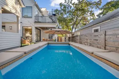 Image de Luxe 6br Retreat, Pool, Game Room, Sleeps 23